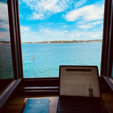 In Mit Terrasse Und Garten Und Meerblick * Rovinj