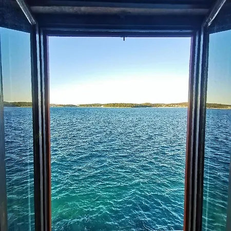 In Mit Terrasse Und Garten Und Meerblick Apartamento Rovinj